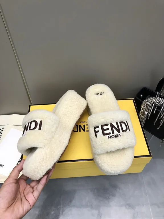 Fendi Shoe 